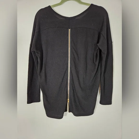 Lulus sz M Black zip to my lou hi low back goldtone zip sweater top - Picture 3 of 7